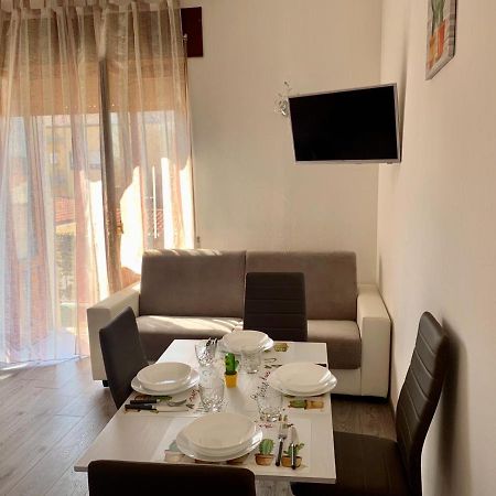 Cactus House Apartment Олбия Екстериор снимка