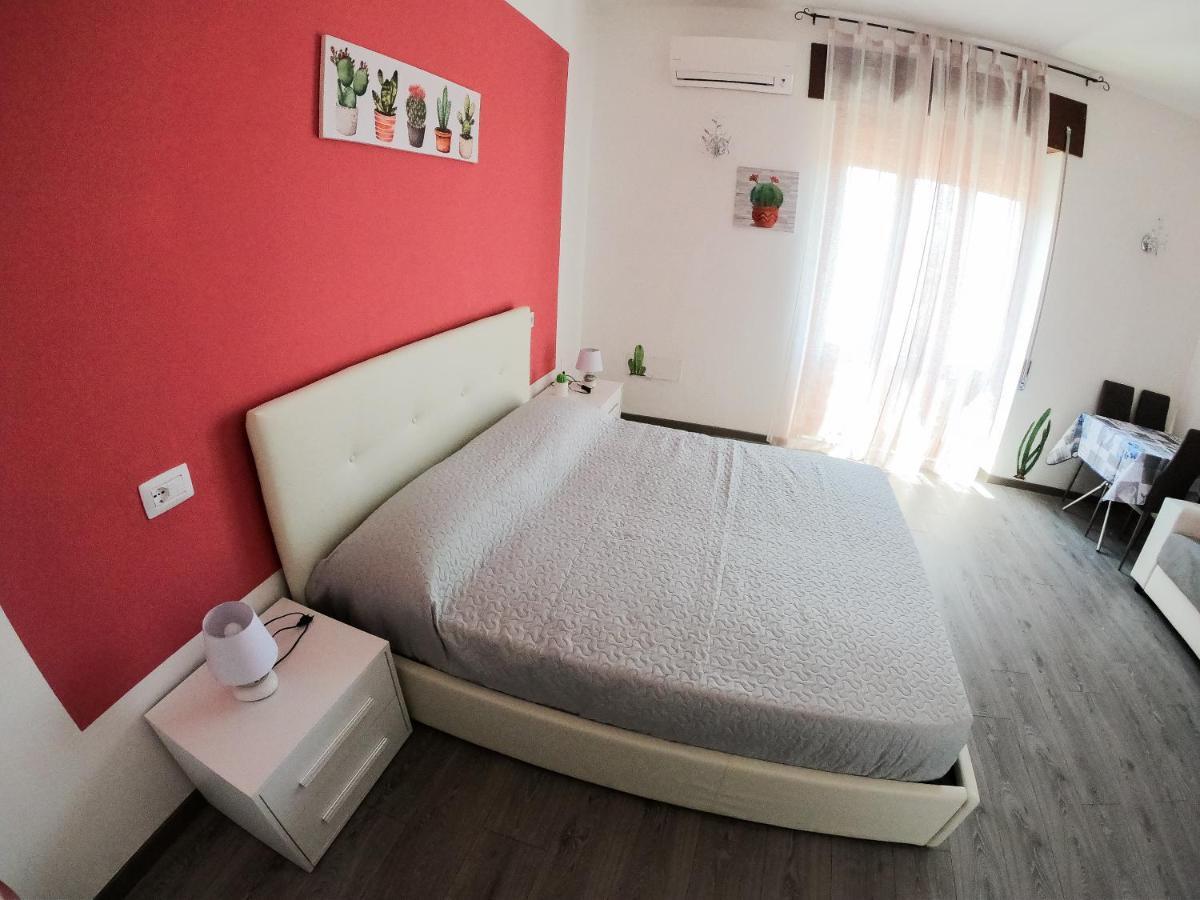 Cactus House Apartment Олбия Екстериор снимка