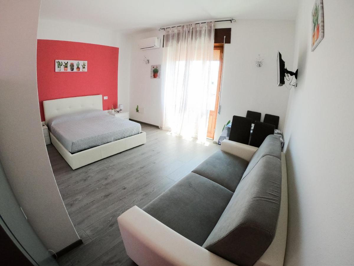 Cactus House Apartment Олбия Екстериор снимка