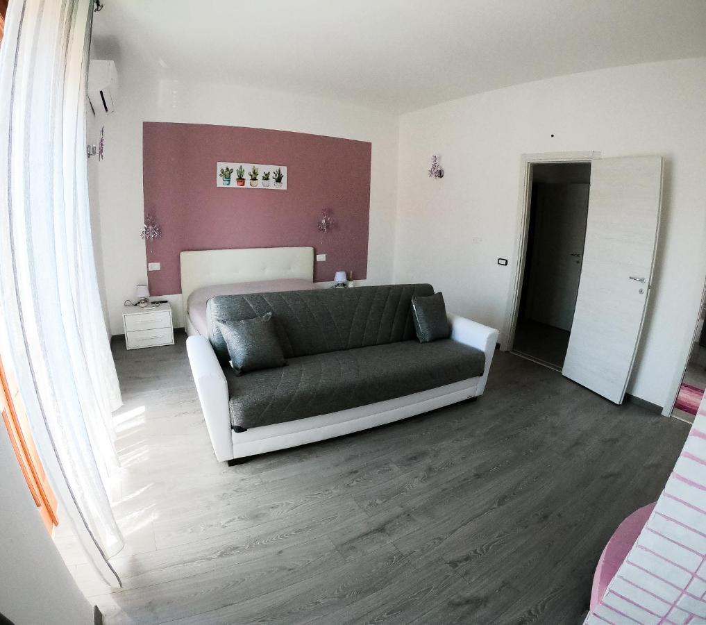 Cactus House Apartment Олбия Екстериор снимка